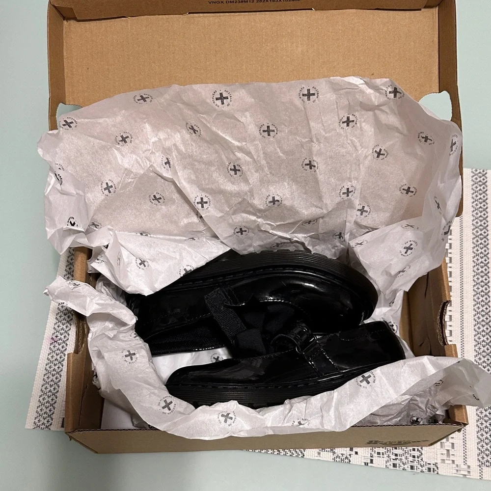 Dr. Martens Kids Glossy Black Dress Shoes - Picture 8 of 8